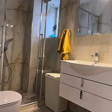 Alex شقة Gjirokastër